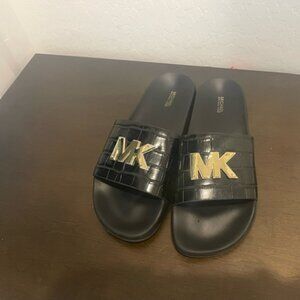 Women Michael Kors MK Gilmore Slide Sandals PU Black Big MK Golden Tone Logo 10